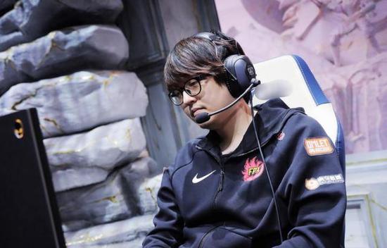 中蒙俄国际青少年冰球邀请赛盛大开幕